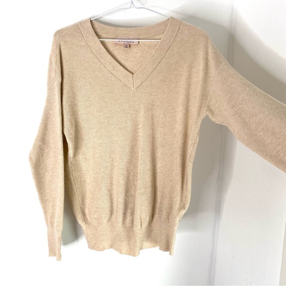 Philosophy Neutral Light Beige Knit V-Neck Sweater - Picture 3 of 5
